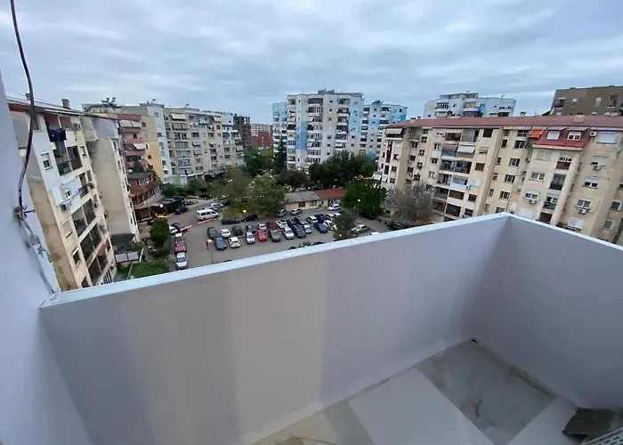 E&b Cosy Tirana